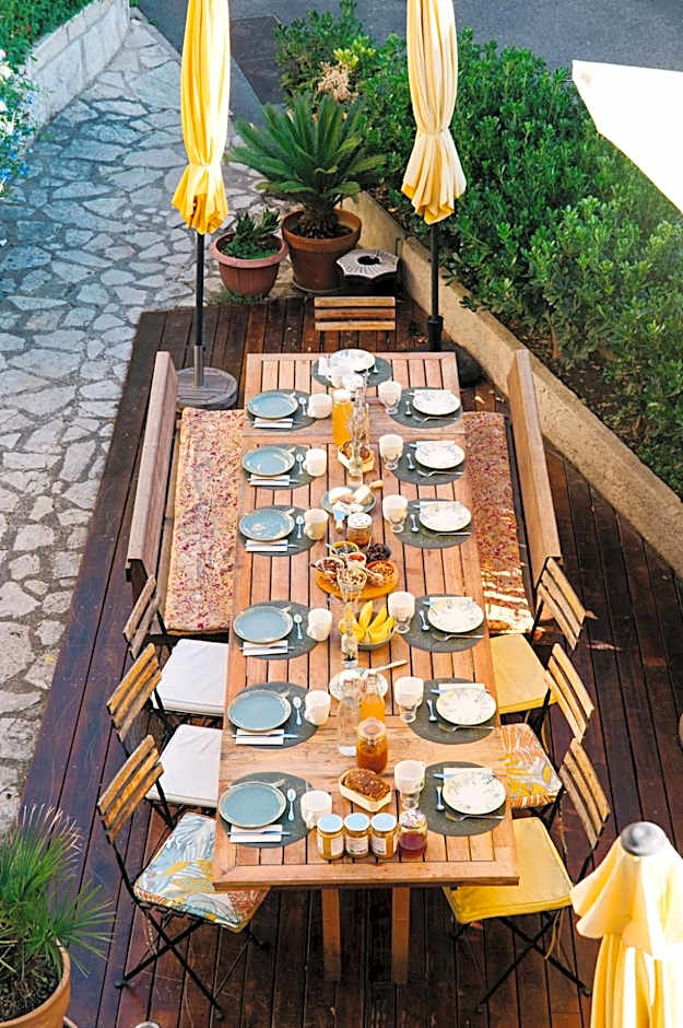 The Frogs House - Yoga Retreat