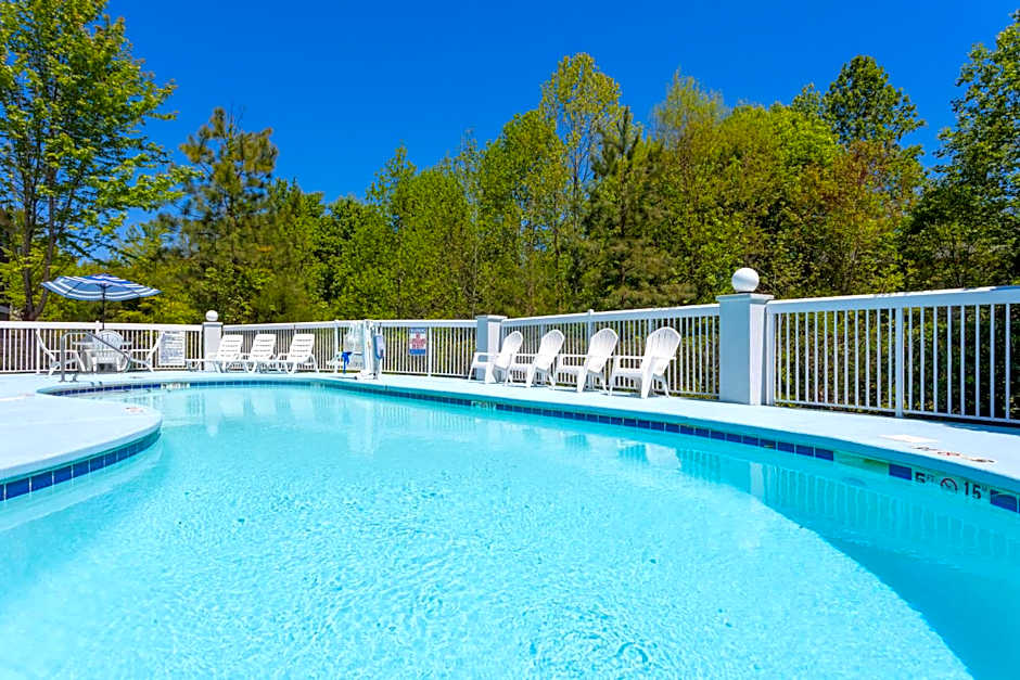 Holiday Inn Express Hotel & Suites Mebane By IHG