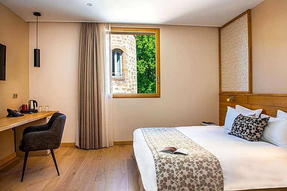 Château De Massillan