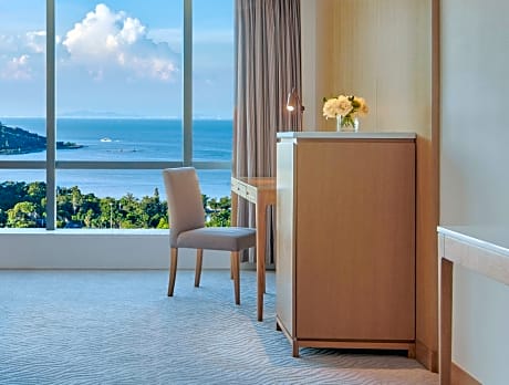 1 King Junior Suite Sea View Smoking