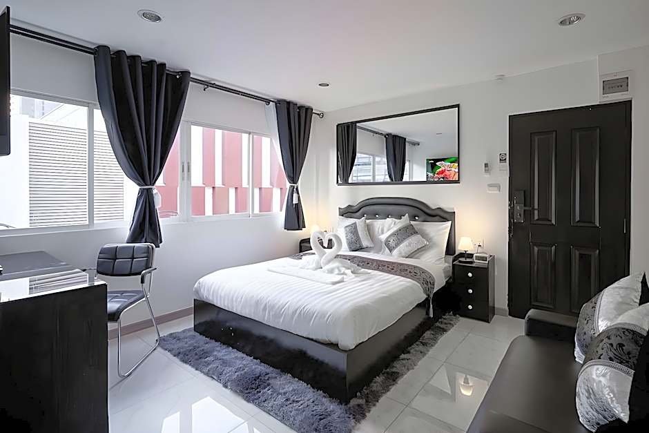 Thonglor Suites Hotel