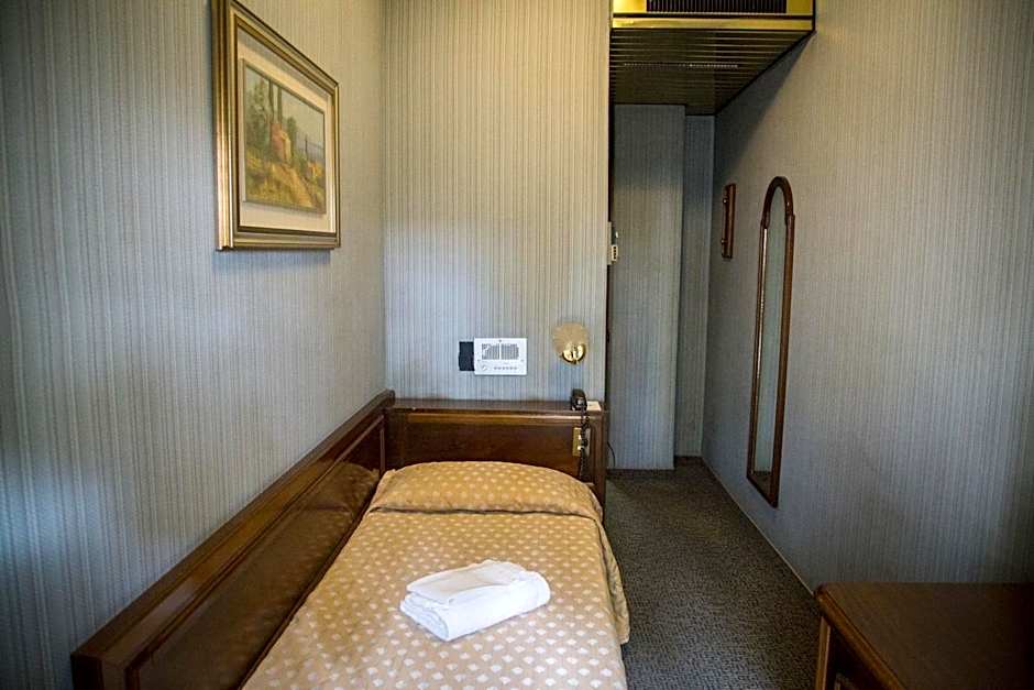 Photo 1 of 6 of Single Room