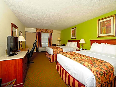 Queen Room with Two Queen Beds - Smoking