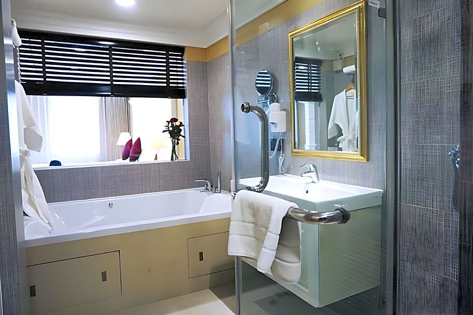 Kingston Suites Hotel Bangkok (SHA Plus)