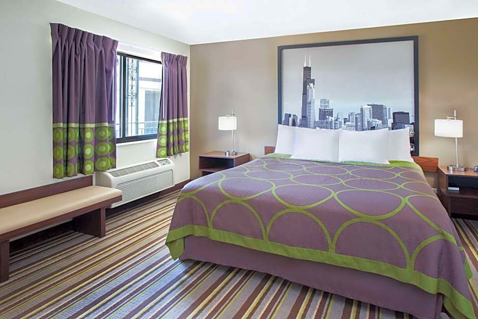 Super 8 by Wyndham Chicago/Rosemont/O'Hare/SE