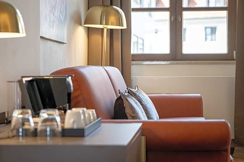 Maxim Suites by Elias Holl