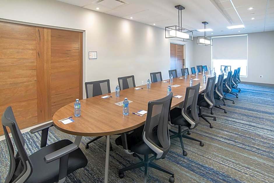 Holiday Inn Express And Suites Moose Jaw By IHG