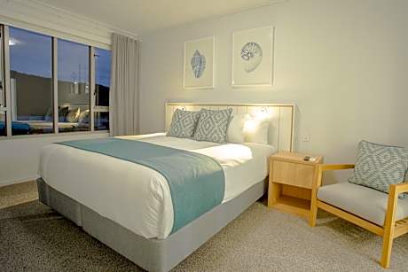 Three-Bedroom Deluxe Apartment