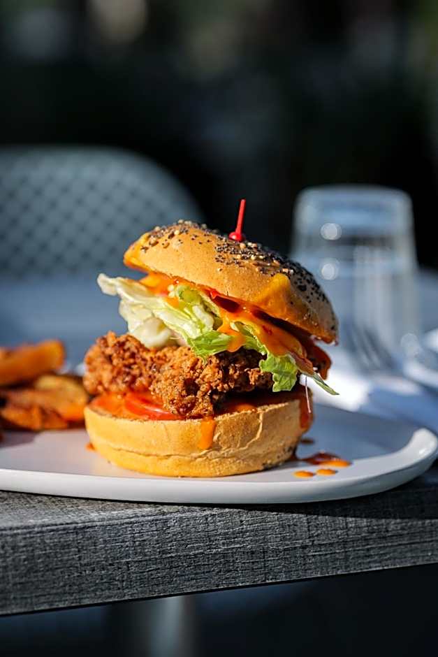 L'Esplanade Hôtel Restaurant Bar à vin