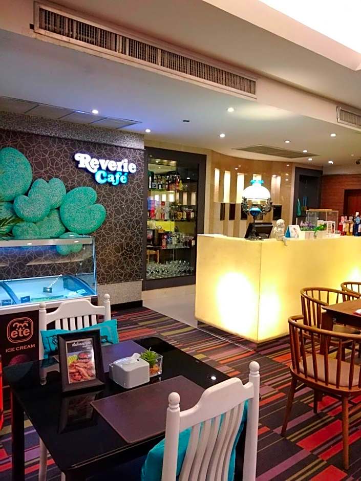 Chaisaeng Palace Hotel