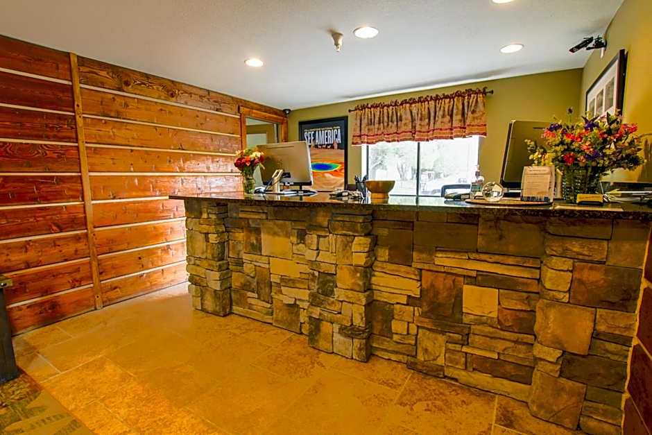 Travelodge by Wyndham Gardiner Yellowstone Park North Entr