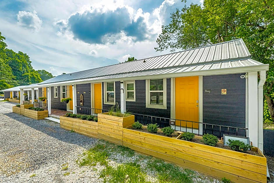 01 The Eames Suite - A PMI Scenic City Vacation Rental