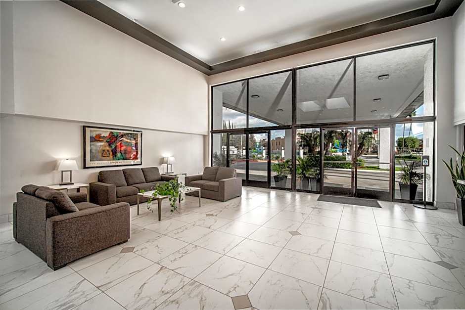The Buena Park Hotel & Suites