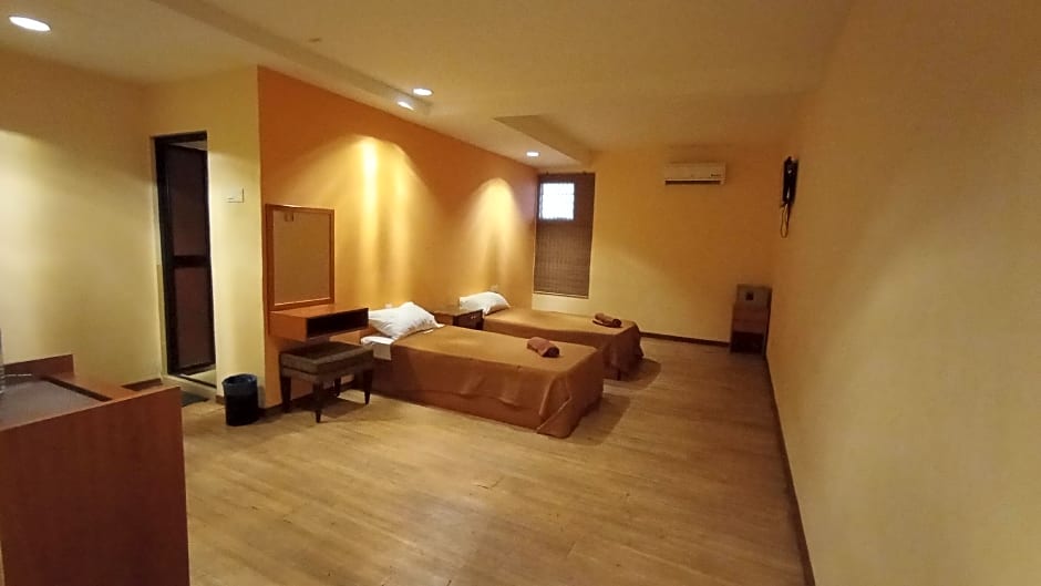 Straits Settlement Inn