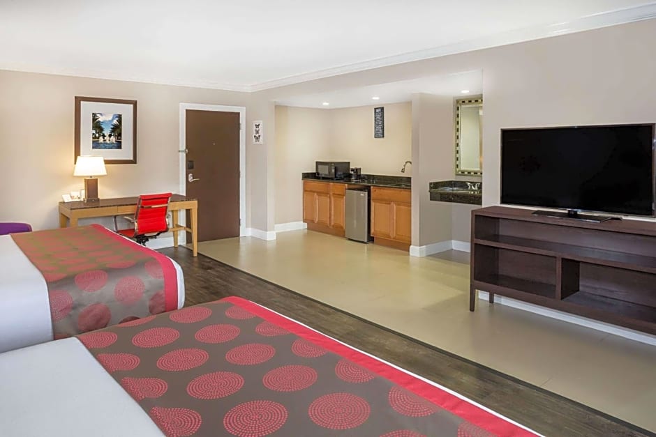 Ramada by Wyndham Miami Springs/Miami International Airport