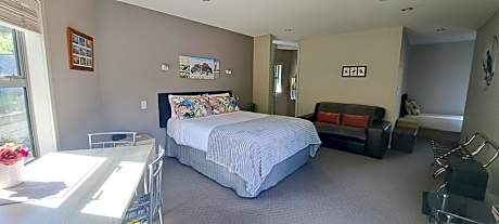 Hidden Gem in Oaklands