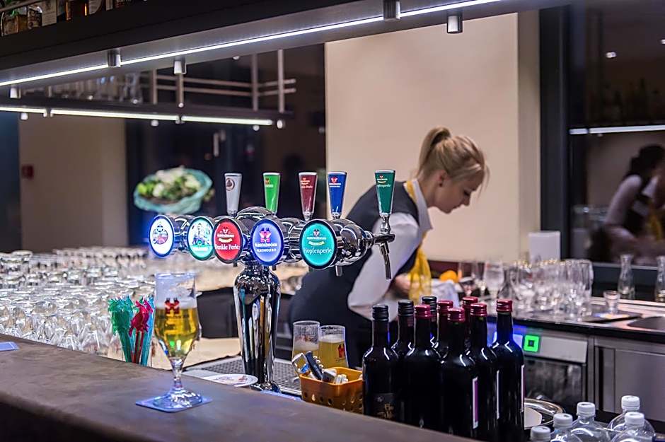 Hotel one66 (free parking garage)