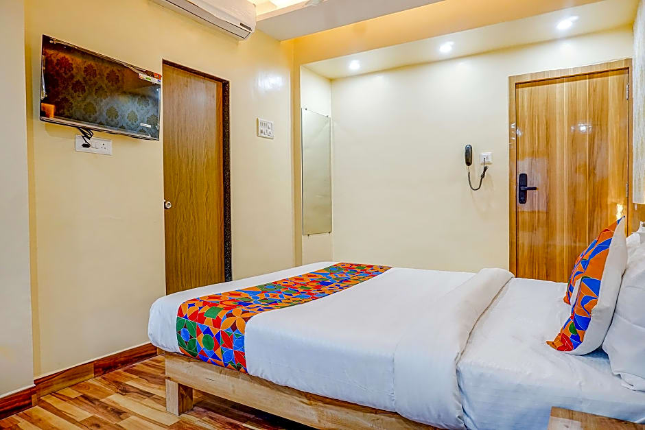 FabHotel Tan Square - Nr. Eon IT Park