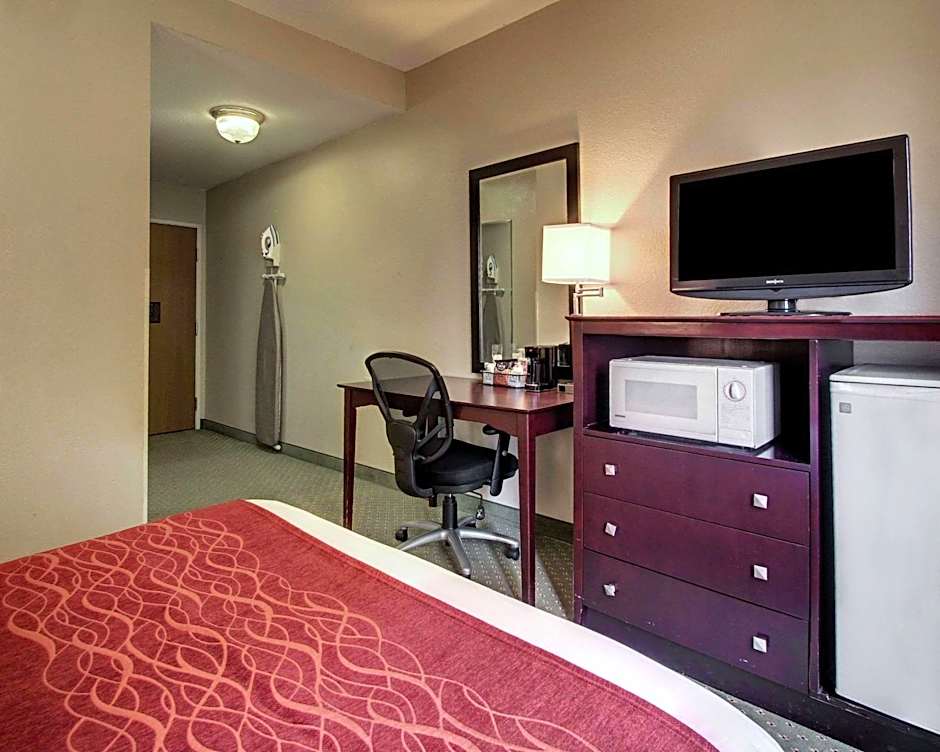 Columbia Inn & Suites