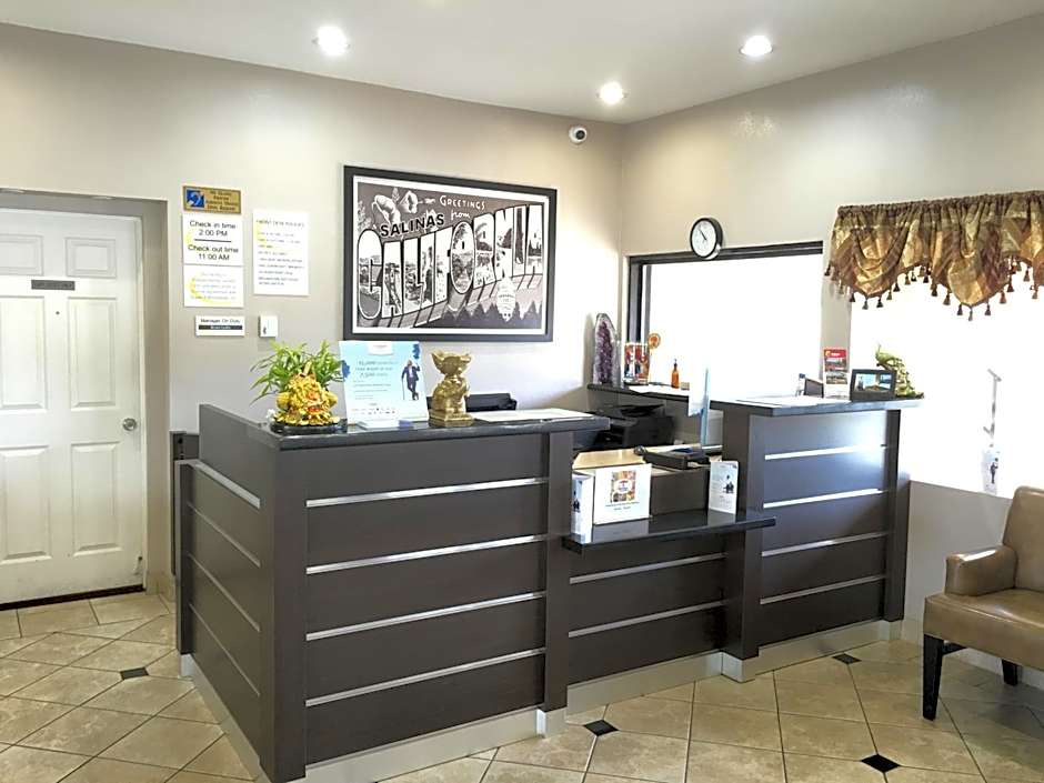 Super 8 by Wyndham Salinas