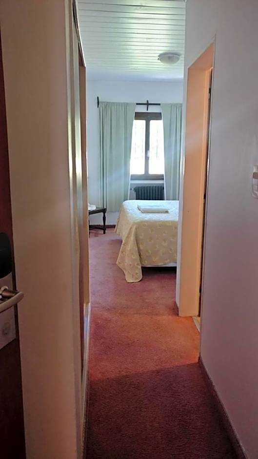 Photo 1 of 6 of 1 Double Bed or 2 Beds