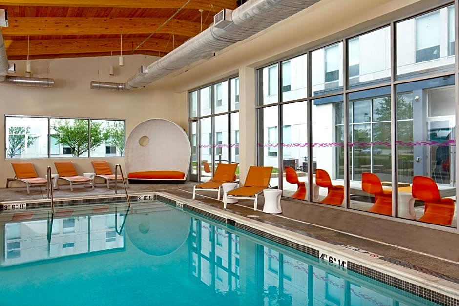 Aloft Bolingbrook