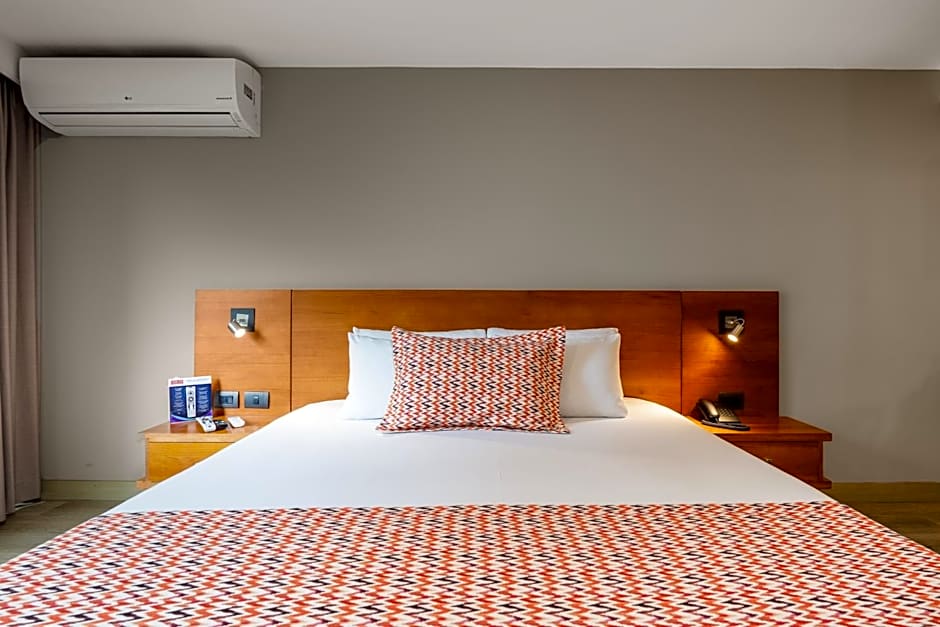 Leblon Suites Hotel Milla de Oro