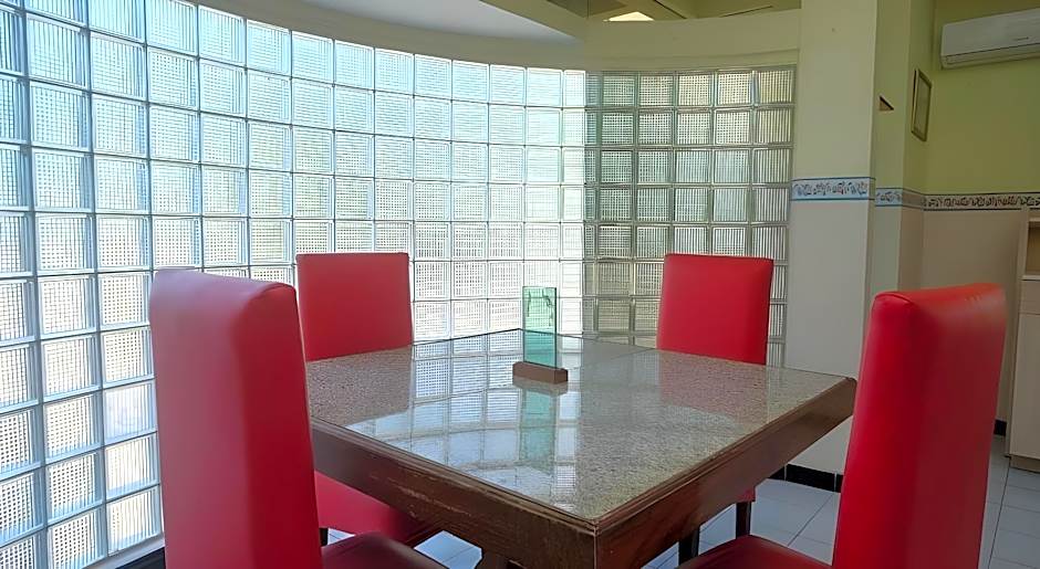 My Cafe Hotel near UGM Yogyakarta Mitra RedDoorz