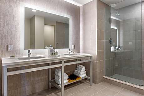 King Suite with Sofa Bed - Non Smoking