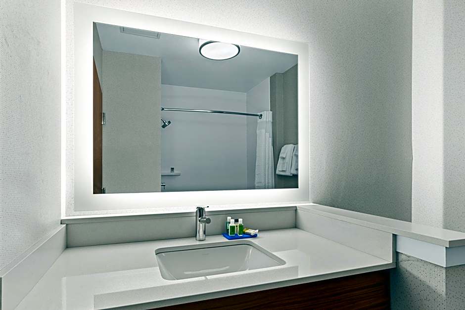 Holiday Inn Express And Suites Suisun City Napa Valley Area By IHG