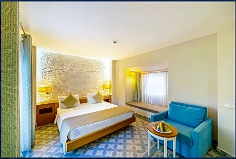 DOUBLE STANDARD large