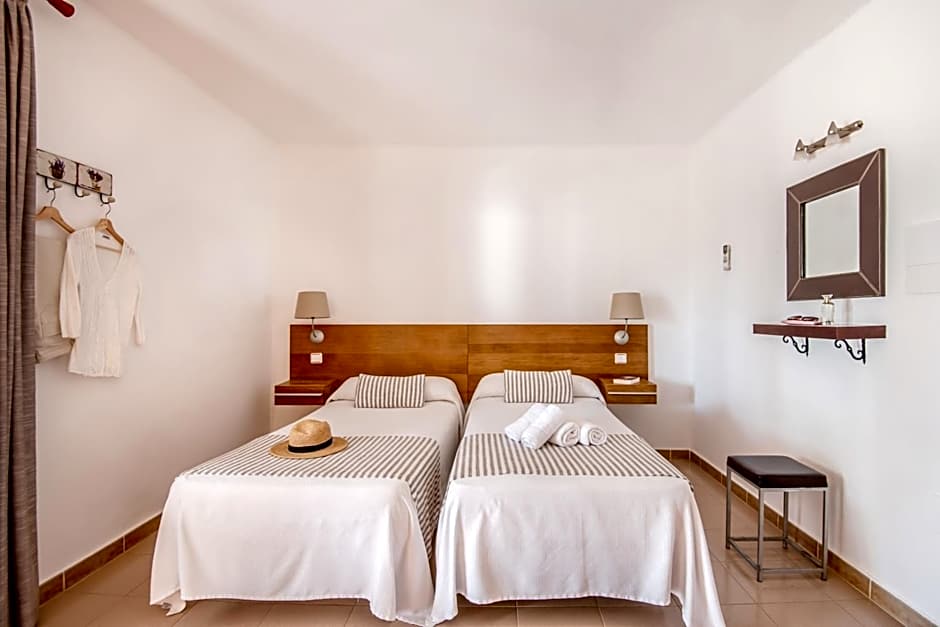 Bungalows Es Pins - Emar Hotels