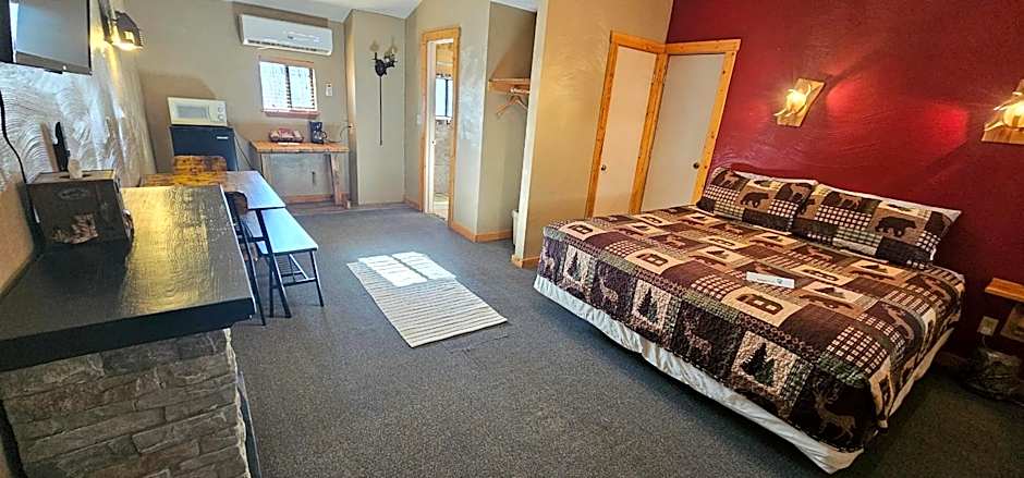Nine Pines Motel