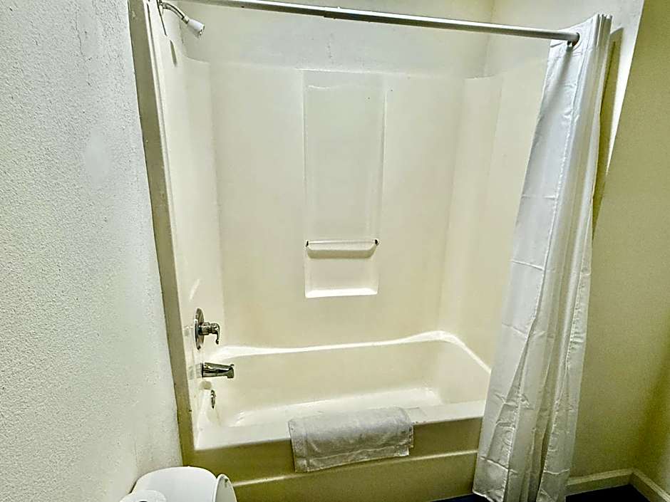 Woodbridge Inn By OYO Rome