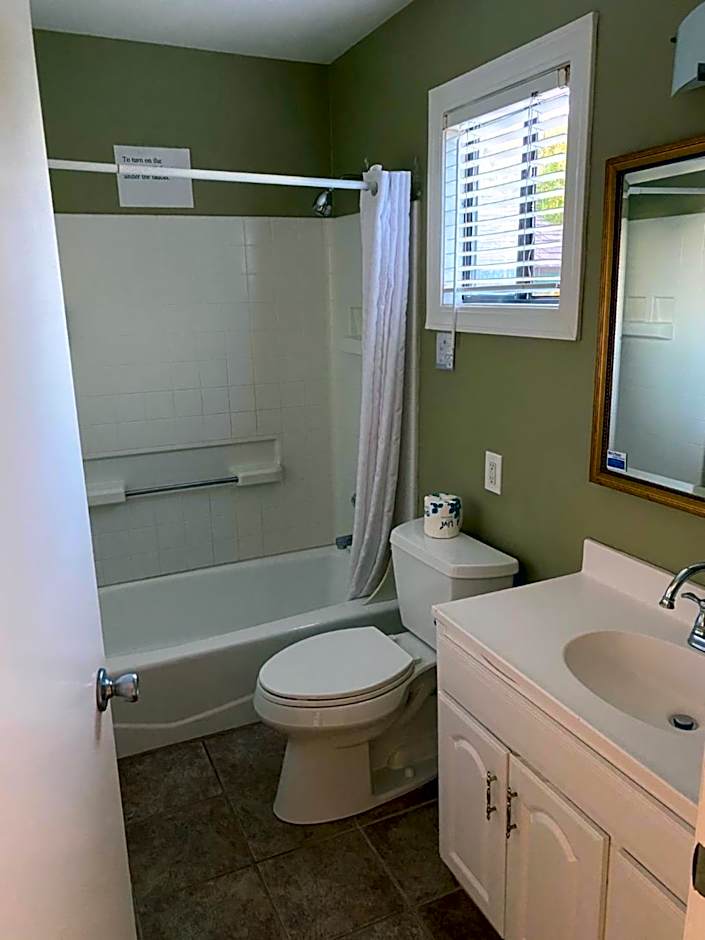 Sea Breeze Inn - Pacific Grove