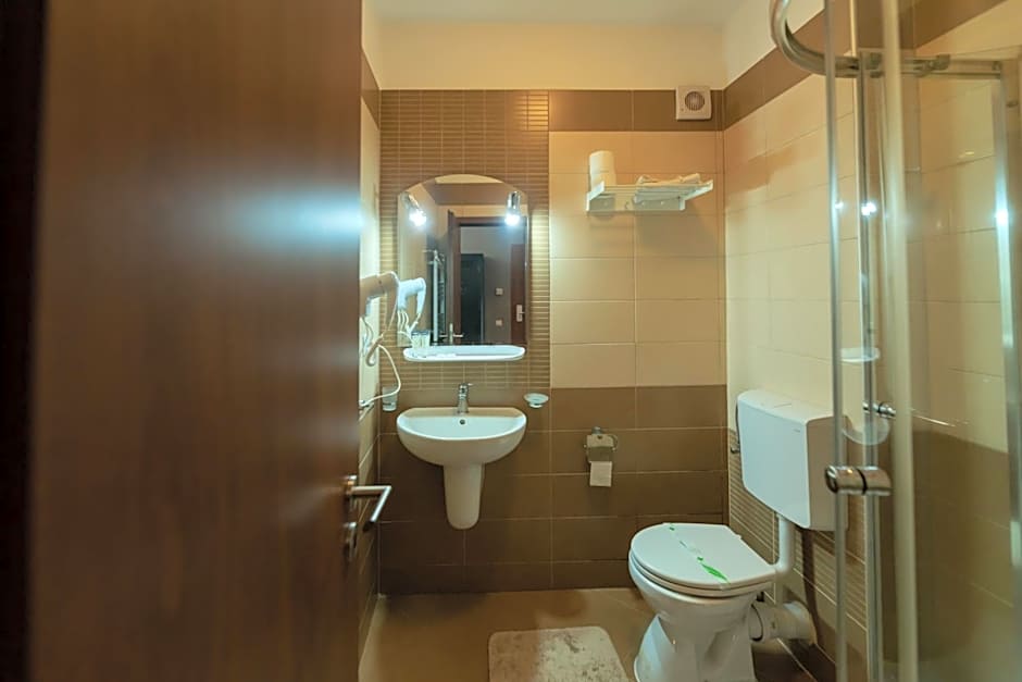 Vila Fortuna - Art O'Clock