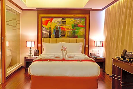 Junior Suite with Kitchenette/Jacuzzi