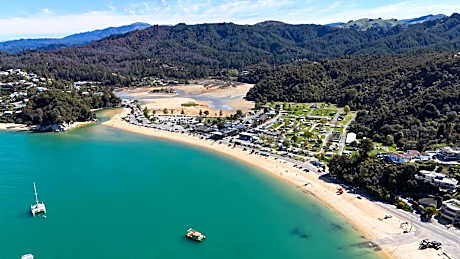 Kaiteriteri Recreation Reserve Cabins