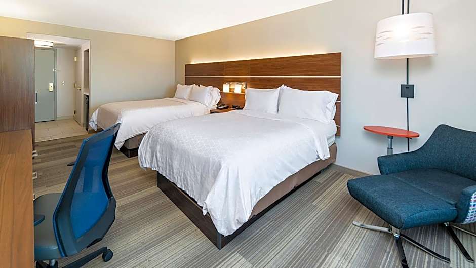 Holiday Inn Express & Suites Dinuba West