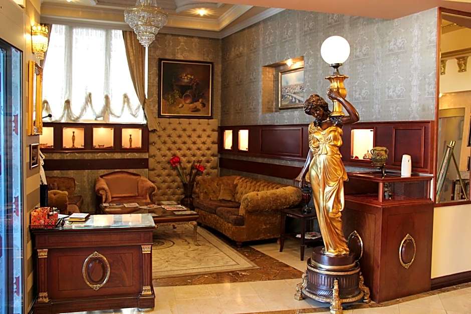 Stone Bridge Hotel