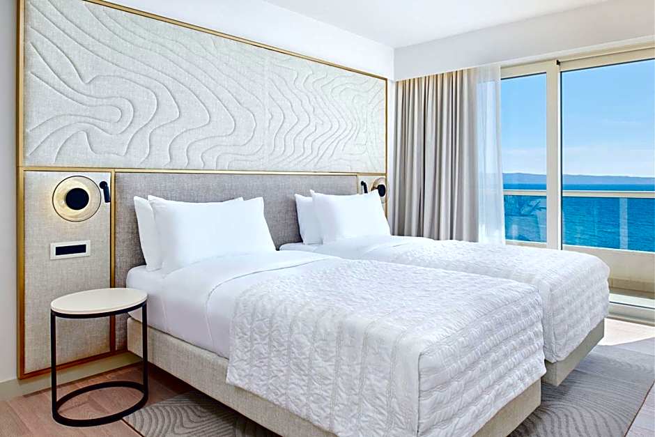 Le Meridien Lav Split