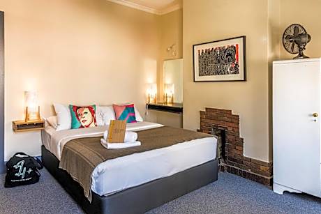 Deluxe Queen Room with Shared Bathroom