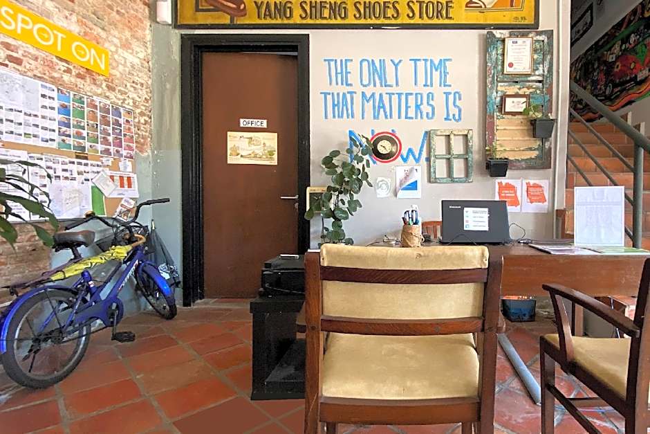 SPOT ON 90194 Lincoln's Backpacker's