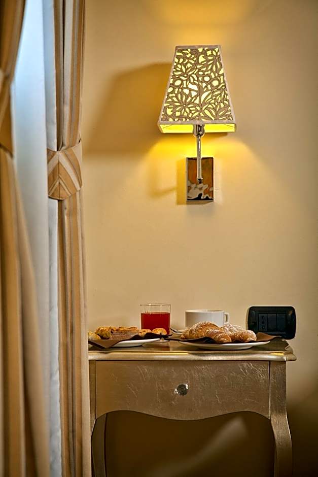Hotel For You