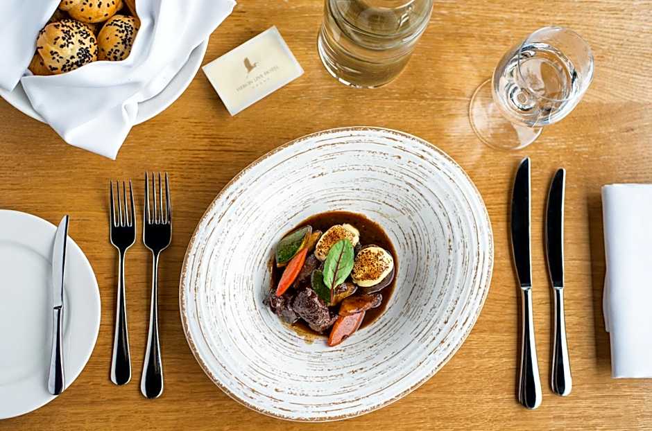 Heron Live Hotel Marina & SPA