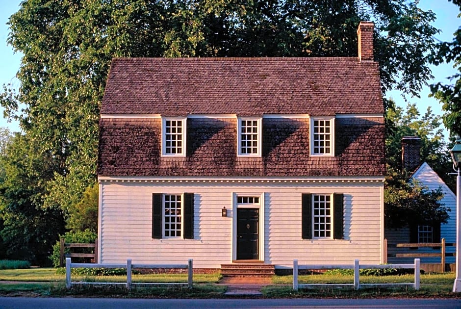 Colonial Houses, an official Colonial Williamsburg Hotel