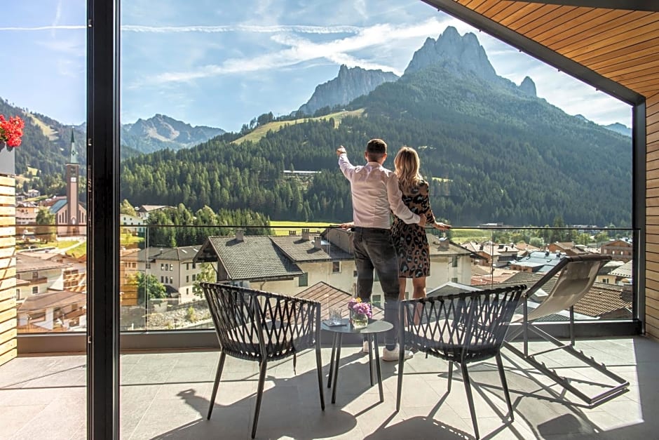 Hotel Ladinia Dolomites View