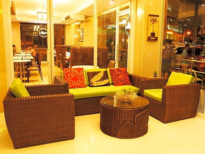 Green Banana Business Hotel