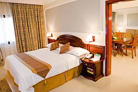 Deluxe Suite