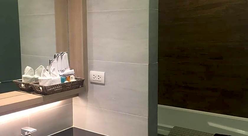 Madera Residence Sriracha